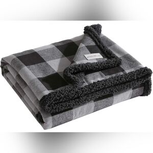 Eddie Bauer Cabin Plaid YD Sherpa Blanket/Throw, 50" x 60" New!